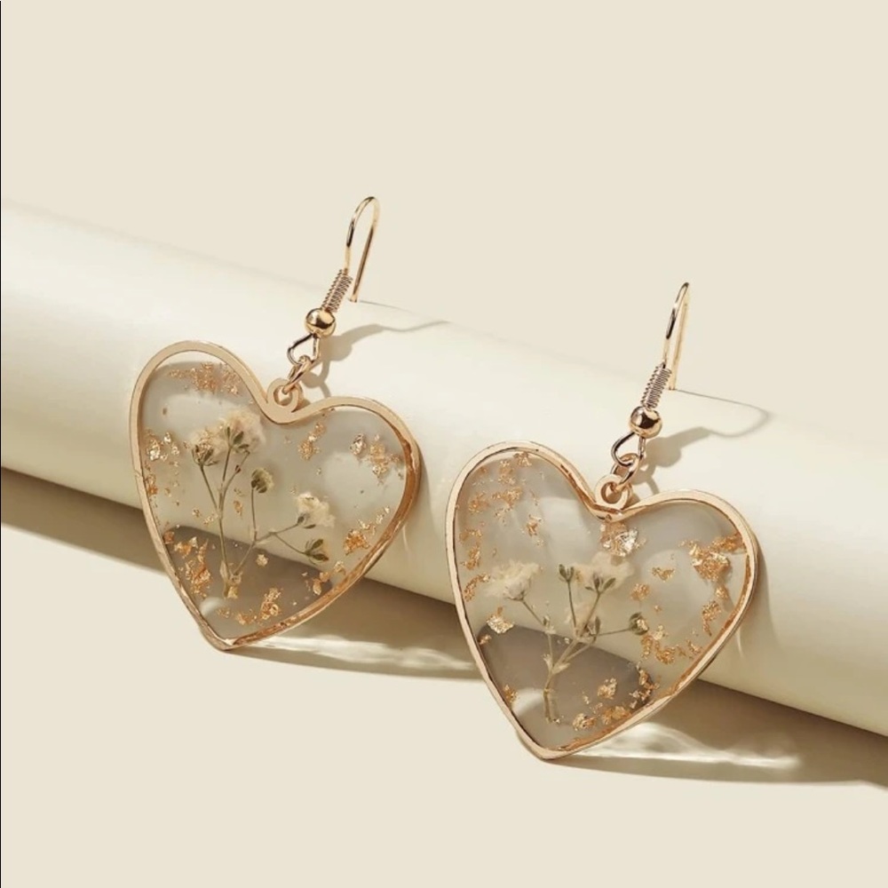 HEART PRESSED FLOWER EARRINGS